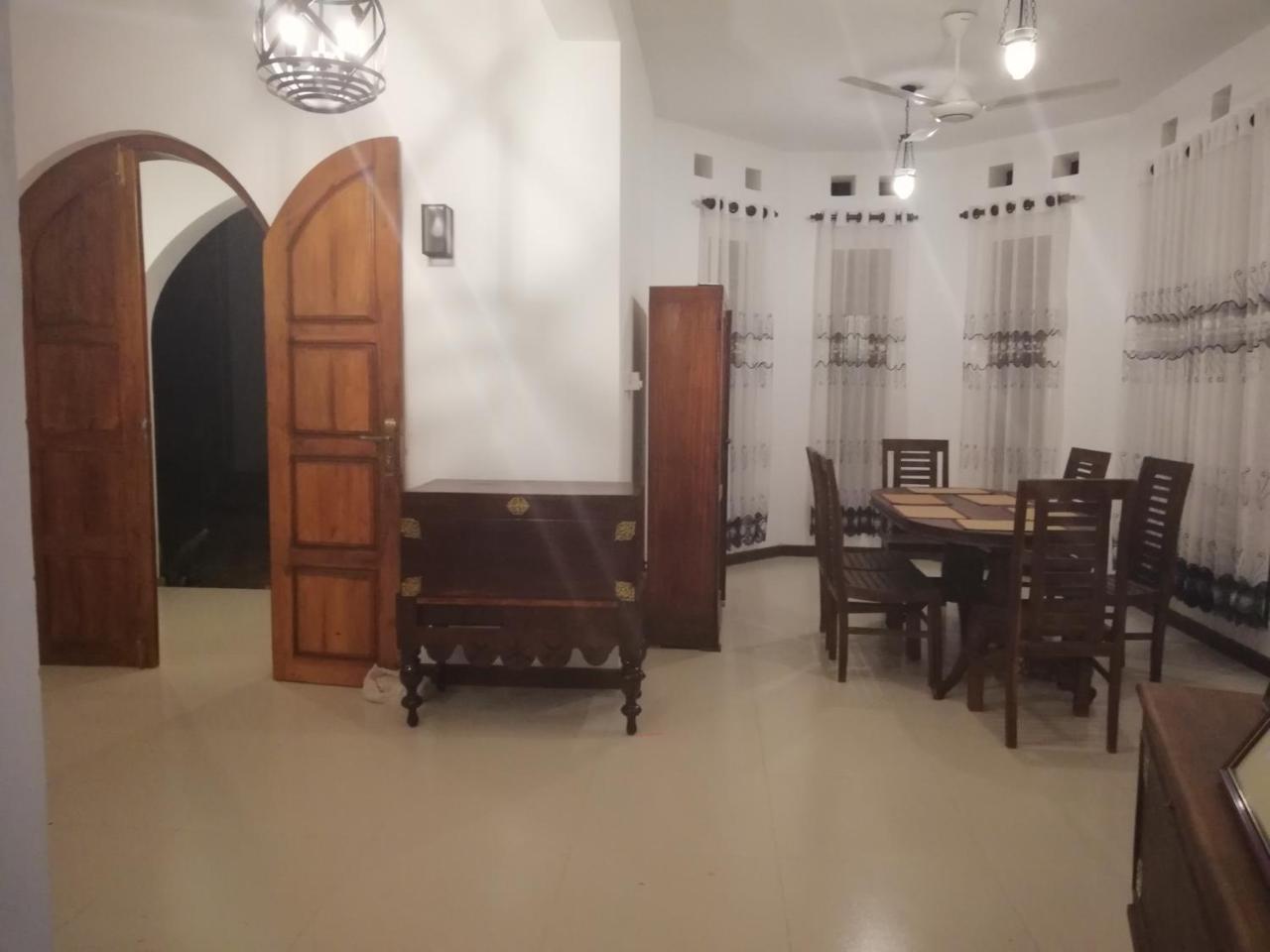 Bed and Breakfast Air Port 5 Minutes Super Clean Upul Negombo Exterior foto