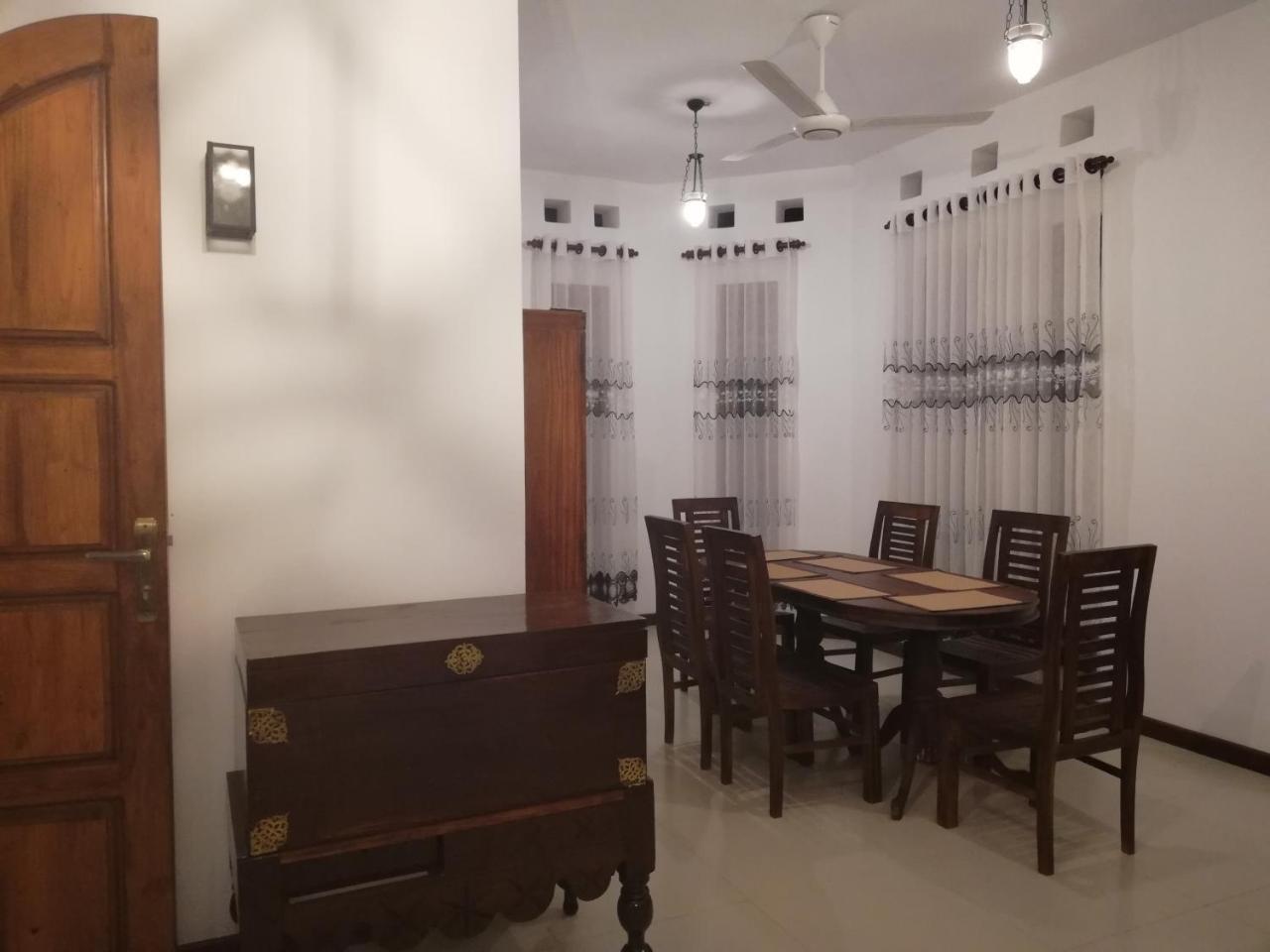 Bed and Breakfast Air Port 5 Minutes Super Clean Upul Negombo Exterior foto