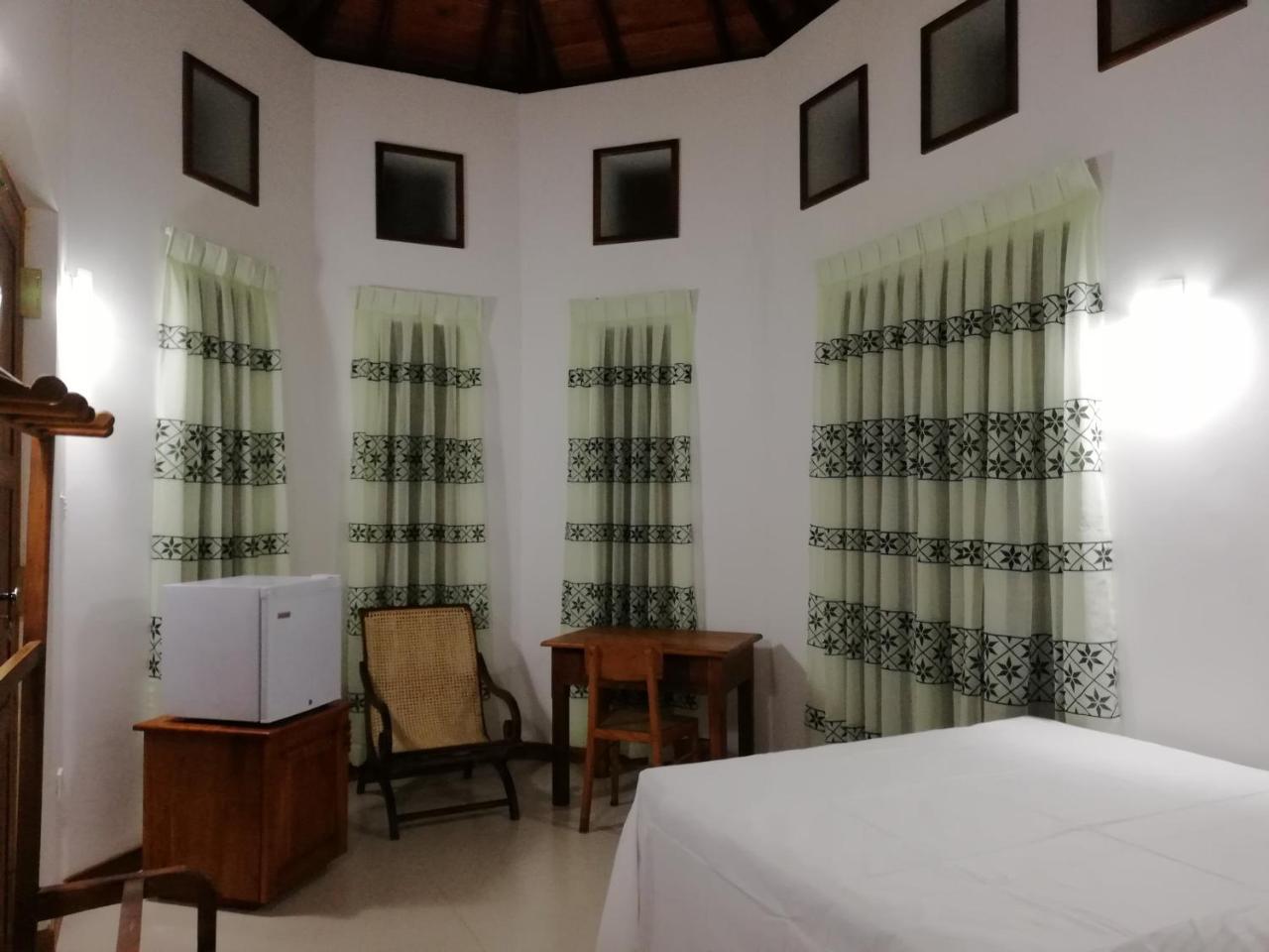 Bed and Breakfast Air Port 5 Minutes Super Clean Upul Negombo Exterior foto