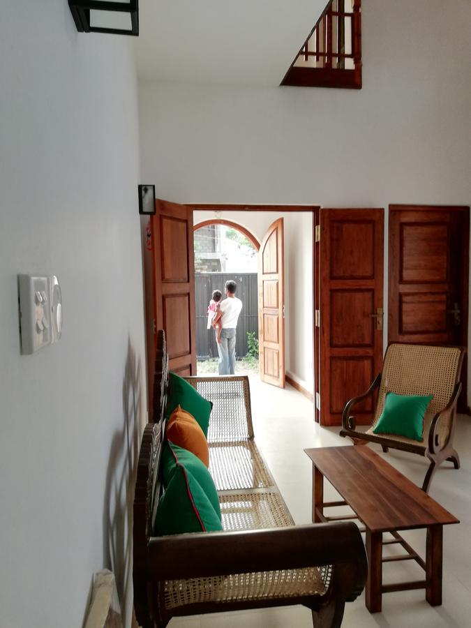 Bed and Breakfast Air Port 5 Minutes Super Clean Upul Negombo Exterior foto