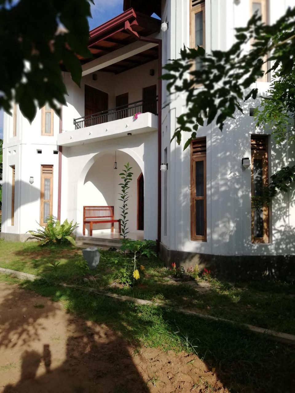 Bed and Breakfast Air Port 5 Minutes Super Clean Upul Negombo Exterior foto