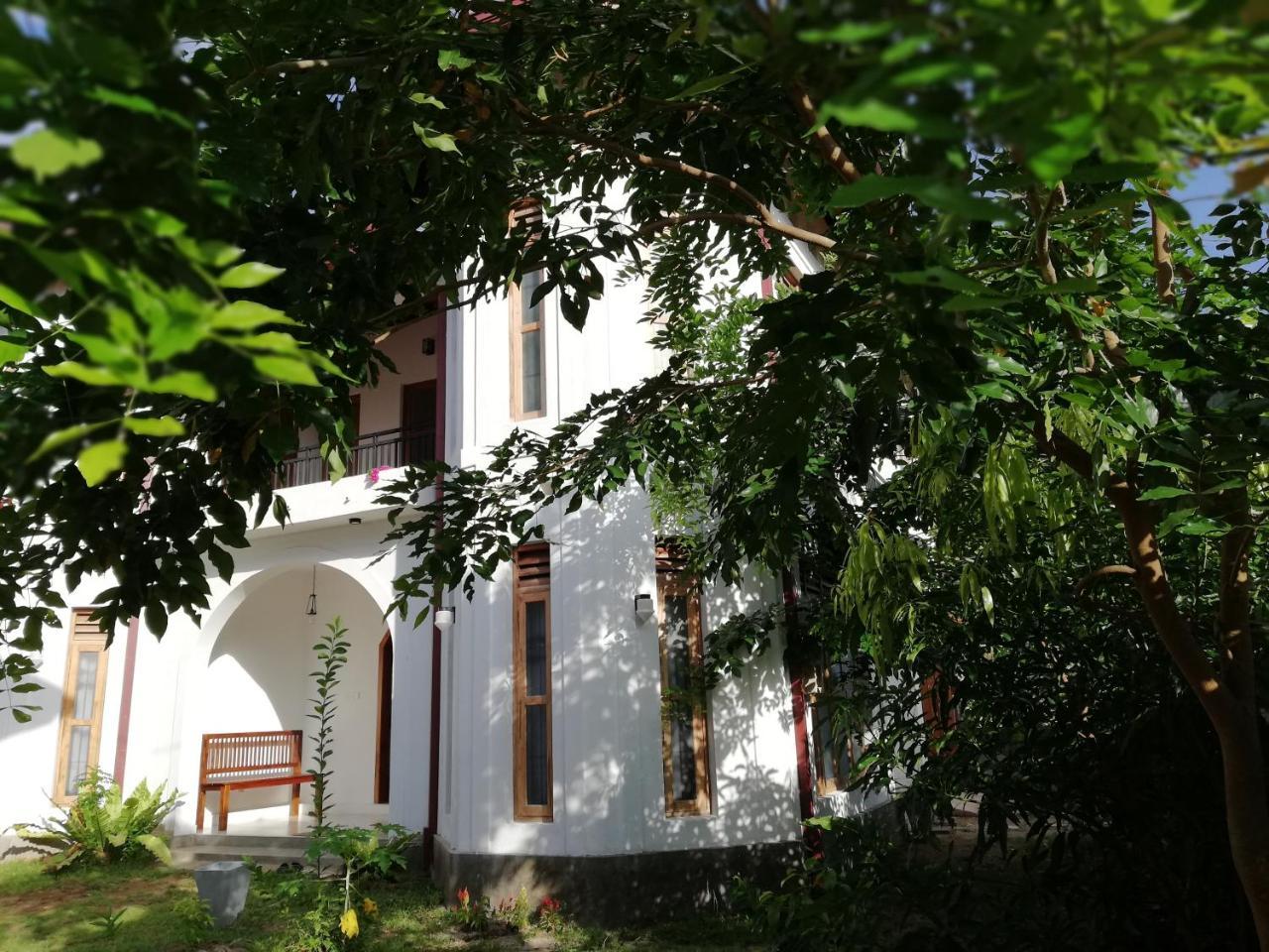 Bed and Breakfast Air Port 5 Minutes Super Clean Upul Negombo Exterior foto