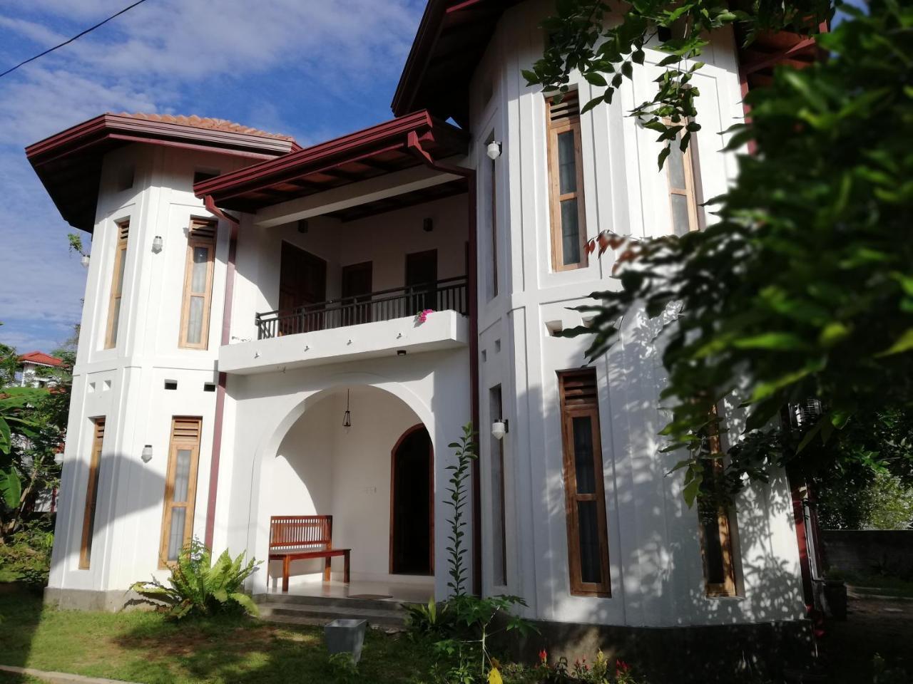 Bed and Breakfast Air Port 5 Minutes Super Clean Upul Negombo Exterior foto